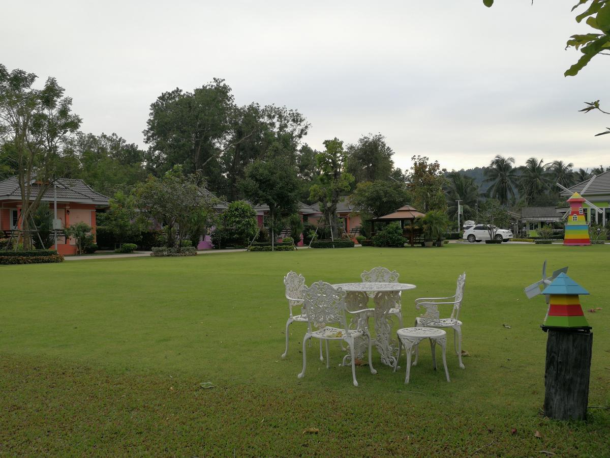 Aranya Resort Чумфон Екстериор снимка